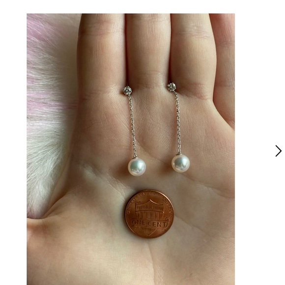 TIFFANY Signature Pearls Drop White Gold Earrings - Picture 4 of 6